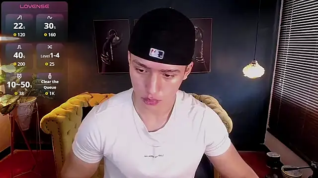 Snapshot of deivid_parker chatting on October 5, 2:26 pm deivid parker online show from October 5, 2:26 pm