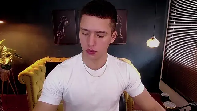 Snapshot of deivid_parker chatting on October 10, 1:54 pm deivid parker online show from October 10, 1:54 pm