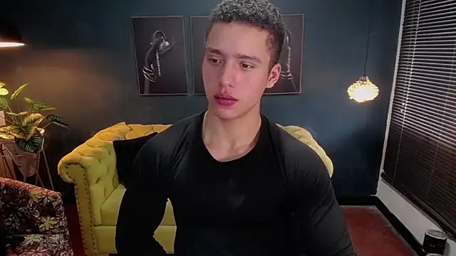 Snapshot of deivid_parker chatting on October 18, 1:34 pm deivid parker online show from October 18, 1:34 pm
