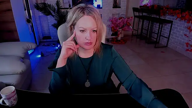 MariemLui online show from November 4, 12:26 pm