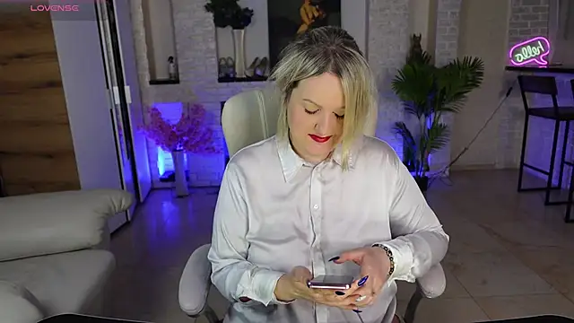 MariemLui online show from March 24, 3:50 pm