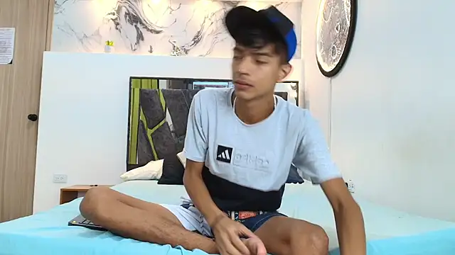 PRETTY SEX1 online show from September 18, 7:10 am