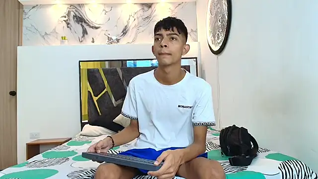 PRETTY SEX1 online show from October 4, 1:42 pm