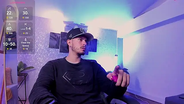 nils saint online show from December 19, 1:01 am