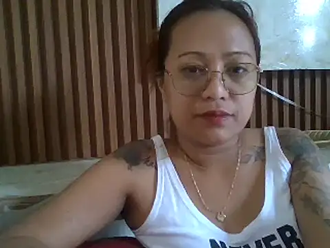 Snapshot of Hotmorena1007 chatting on April 16, 5:41 am Hotmorena1007 online show from April 16, 5:41 am