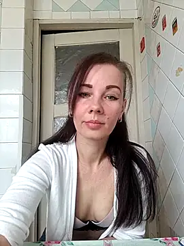 Adeline3302 online show from April 17, 12:19 pm