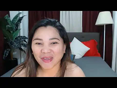 Snapshot of MarielRose143 chatting on October 19, 1:06 am MarielRose143 online show from October 19, 1:06 am