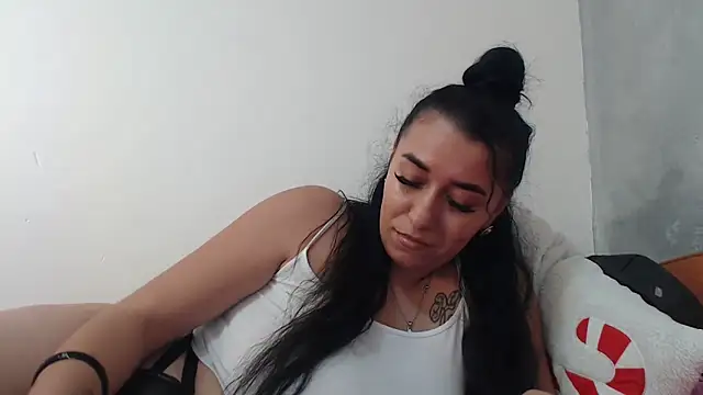 Maryem637048 online show from November 24, 1:22 pm