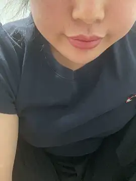 Snapshot of -Luxury chatting on June 2, 3:14 pm -Luxury online show from June 2, 3:14 pm
