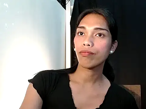 angelaxmonroe online show from April 22, 4:41 pm