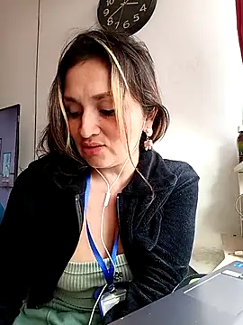 Snapshot of ALEJA__07 chatting on September 27, 8:47 pm ALEJA 07 online show from September 27, 8:47 pm