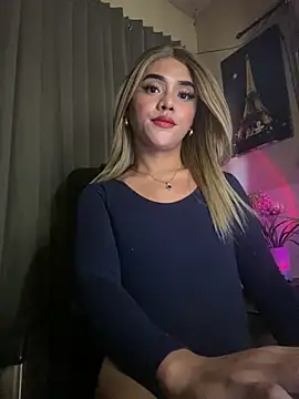 Snapshot of calimonroe chatting on May 4, 11:45 pm calimonroe online show from May 4, 11:45 pm