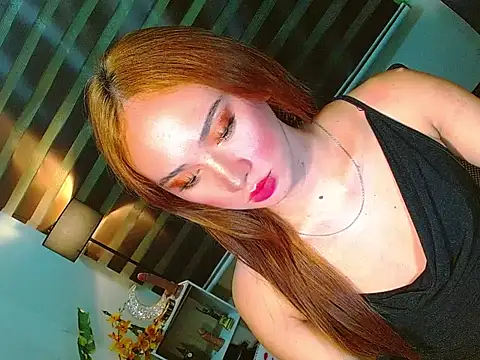 Snapshot of Queen_yasii_88 chatting on June 10, 6:51 pm Queen yasii 88 online show from June 10, 6:51 pm