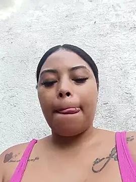 Snapshot of Naomi-Summer chatting on November 14, 8:40 pm Naomi-Summer online show from November 14, 8:40 pm