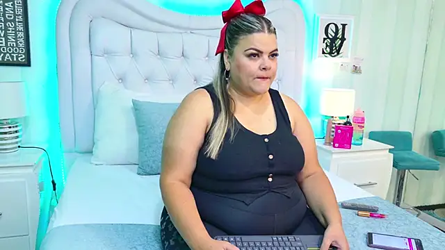 KiimBrooks online show from October 10, 11:09 am