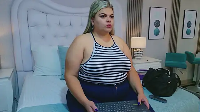 KiimBrooks online show from February 9, 11:14 am