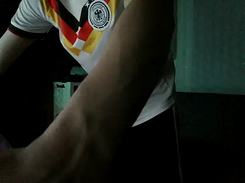 Snapshot of boyhigh1997 chatting on March 13, 6:58 pm boyhigh1997 online show from March 13, 6:58 pm