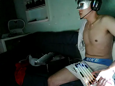 Snapshot of boyhigh1997 chatting on March 23, 8:13 pm boyhigh1997 online show from March 23, 8:13 pm