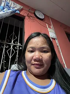 Snapshot of princess_janine chatting on May 23, 4:33 pm princess janine online show from May 23, 4:33 pm