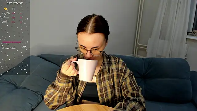 MewStella online show from March 21, 5:49 pm