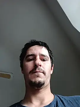 Snapshot of hugecock4u1990 chatting on May 20, 11:05 am hugecock4u1990 online show from May 20, 11:05 am