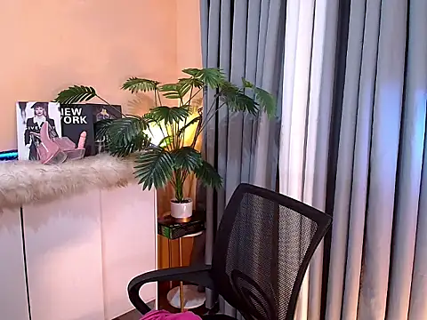 Snapshot of HOTkendraCumXxx chatting on February 24, 10:13 am HOTkendraCumXxx online show from February 24, 10:13 am