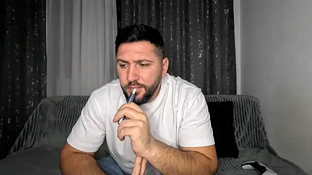 Gold Alpha Boy online show from November 8, 4:40 pm