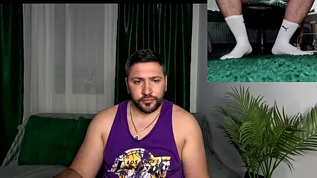 Gold Alpha Boy online show from June 1, 7:15 pm