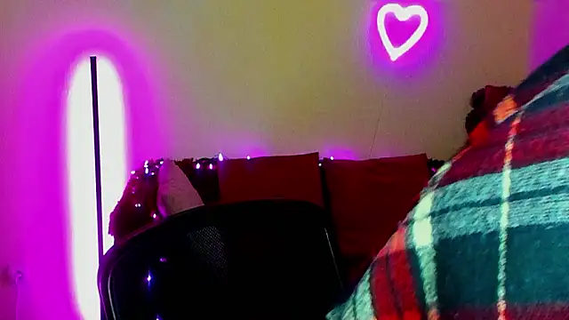 Alicia love00 online show from March 25, 6:30 am