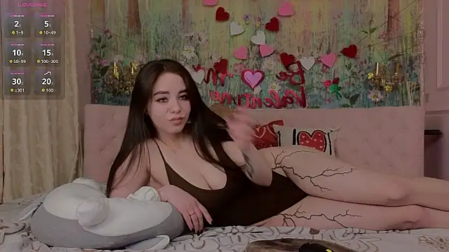 Snapshot of IvoryWood_ chatting on February 13, 6:15 pm IvoryWood online show from February 13, 6:15 pm