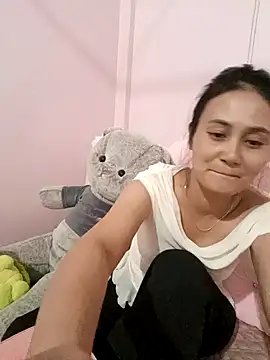 Snapshot of Jun-Mzzz chatting on October 20, 6:03 am Jun-Mzzz online show from October 20, 6:03 am