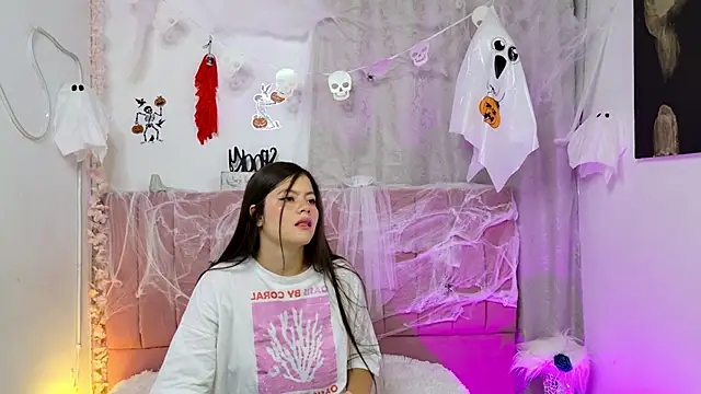 sukilove18 online show from October 16, 8:10 pm