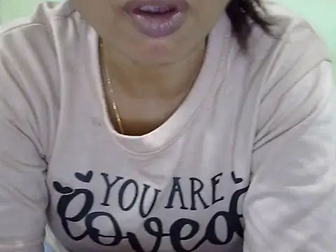 Snapshot of CHAMELI4747 chatting on October 4, 8:56 am CHAMELI4747 online show from October 4, 8:56 am