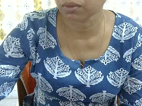 CHAMELI4747 online show from May 28, 9:06 am