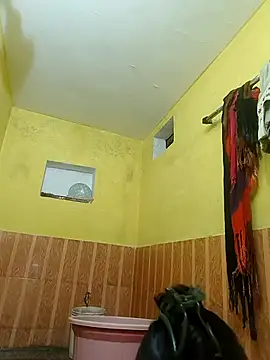 ISHANI-SINGH online show from November 17, 2:23 pm