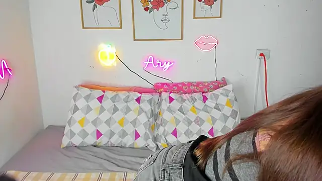 Snapshot of arielmishel chatting on May 14, 9:49 am arielmishel online show from May 14, 9:49 am