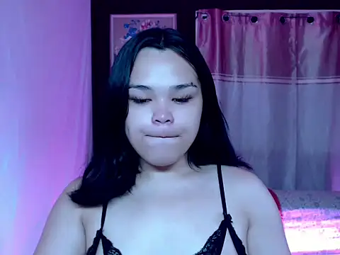 Snapshot of millany69 chatting on June 11, 7:39 am millany69 online show from June 11, 7:39 am