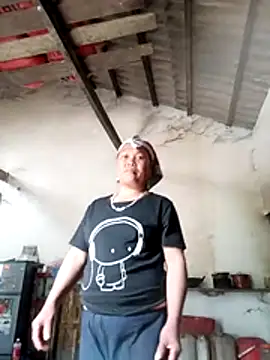 Snapshot of Chubbyhoney1 chatting on March 25, 5:35 am Chubbyhoney1 online show from March 25, 5:35 am