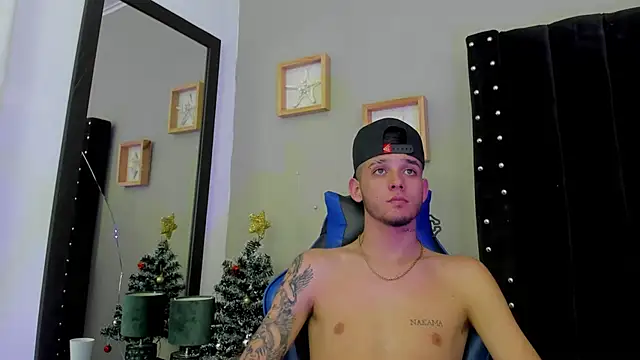 Snapshot of Mathewboy1 chatting on December 18, 7:14 am Mathewboy1 online show from December 18, 7:14 am