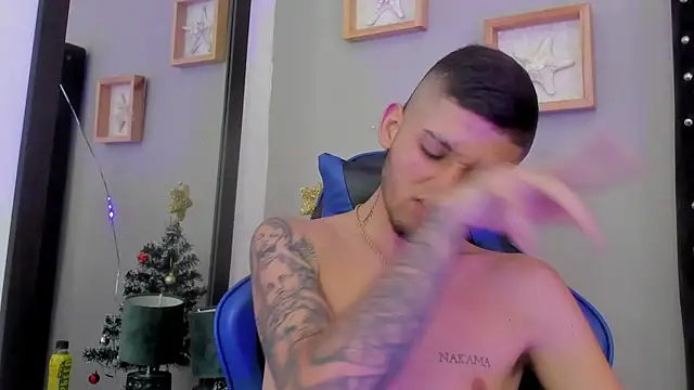 Snapshot of Mathewboy1 chatting on December 22, 7:22 pm Mathewboy1 online show from December 22, 7:22 pm