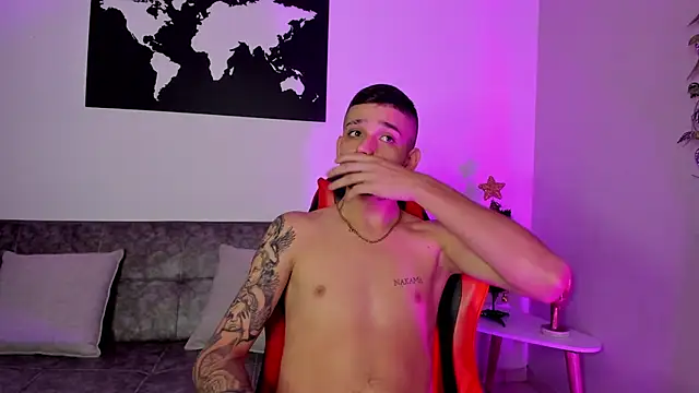 Snapshot of Mathewboy1 chatting on January 6, 11:47 am Mathewboy1 online show from January 6, 11:47 am