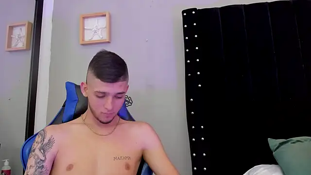 Snapshot of Mathewboy1 chatting on January 10, 6:53 pm Mathewboy1 online show from January 10, 6:53 pm