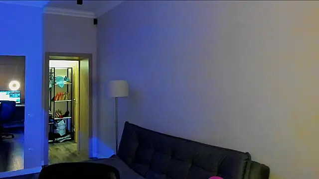 MariGven online show from March 6, 2:02 pm