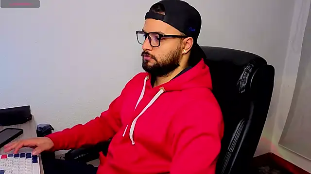 Ernesto-Rodriguez82 online show from October 18, 5:21 am