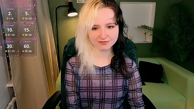 Snapshot of girl_next_doorr chatting on May 30, 1:08 pm girl next doorr online show from May 30, 1:08 pm