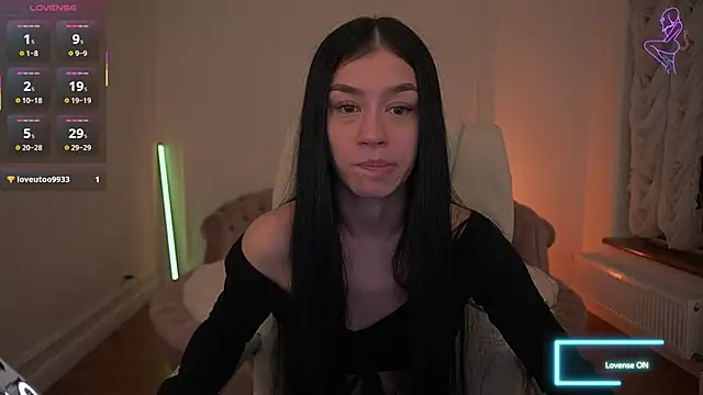 FataleNellie online show from April 17, 8:45 pm