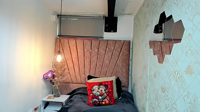 Lia Blake  online show from December 20, 12:23 pm