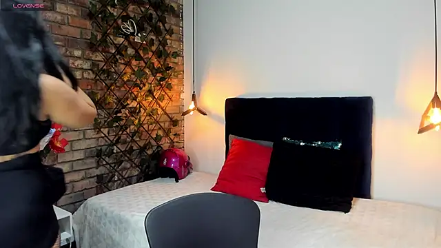 Lia Blake  online show from February 18, 12:01 pm