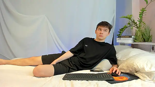 SherlockMax online show from March 5, 6:59 pm