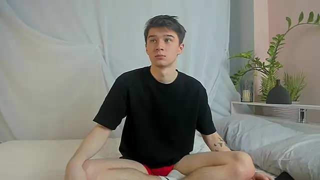 SherlockMax online show from April 18, 3:32 am